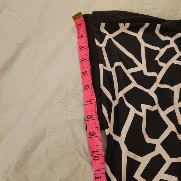 Alfani short sleeve Size Small Black and white geometric design dress - Picture 2 of 5